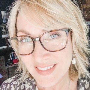 Meet your Posher, Pamela